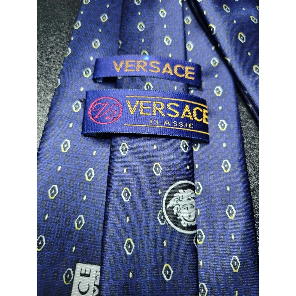 Versace Men's Necktie Blue Geometric Silk 3.75 x 58 Excellent
